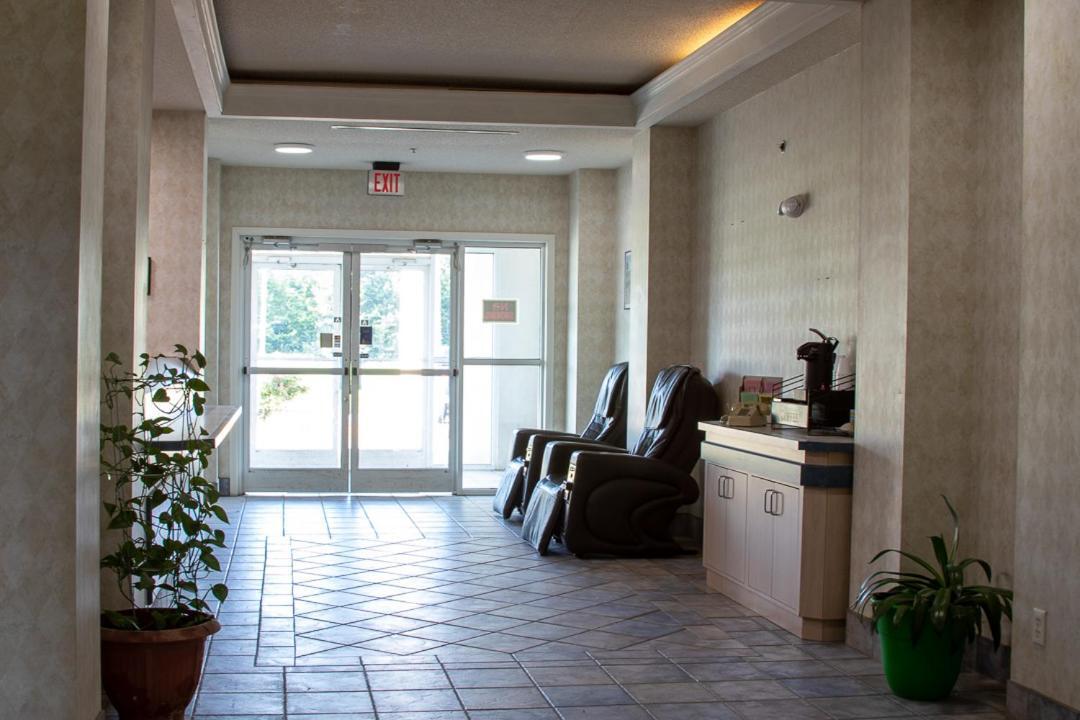 Morgantown Inn & Suites Exterior foto